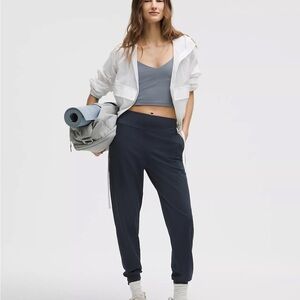 Lululemon Align hi-rise joggers in navy size 6